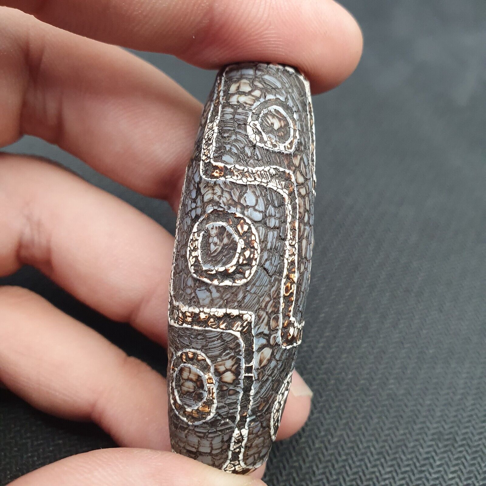 Beautiful Himalayan Indo Tibetan rare Patterns Dzi Amulet Bead