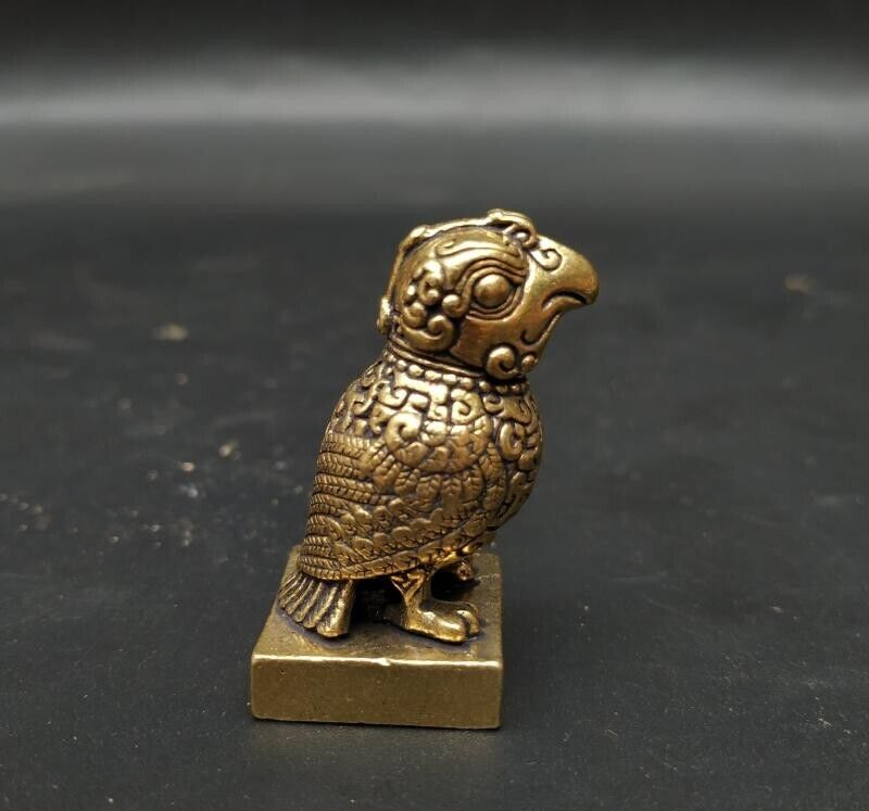 Antike Bronze-Vogelfigur aus reinem Kupfer. Wilde Tierfigur aus Antikbronze