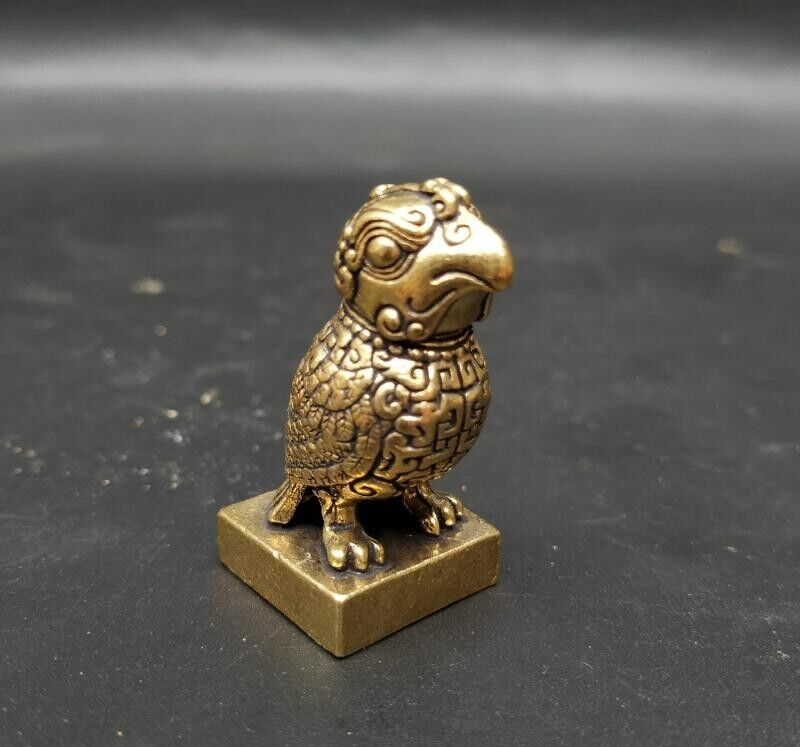 Antike Bronze-Vogelfigur aus reinem Kupfer. Wilde Tierfigur aus Antikbronze