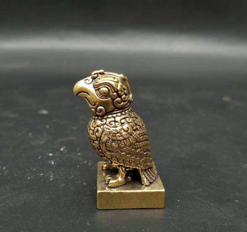 Antike Bronze-Vogelfigur aus reinem Kupfer. Wilde Tierfigur aus Antikbronze