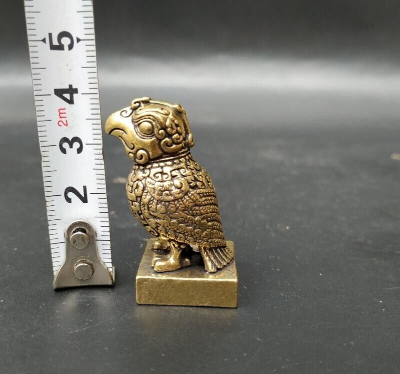 Antike Bronze-Vogelfigur aus reinem Kupfer. Wilde Tierfigur aus Antikbronze
