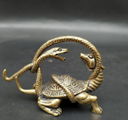 Antike Bronze-Kupfer-Schlangenfigur. Antike Bronze-Wildtierfigur