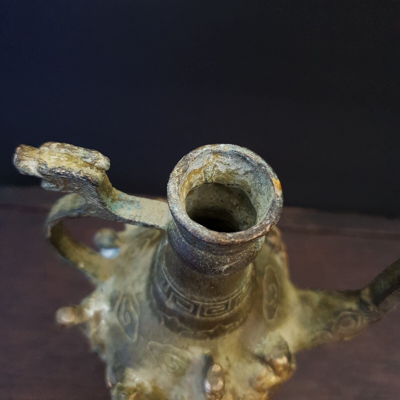 Antique Bronze Vase JUG Han Dynasty Antique Bronze Ornament Crafts figurine Vase