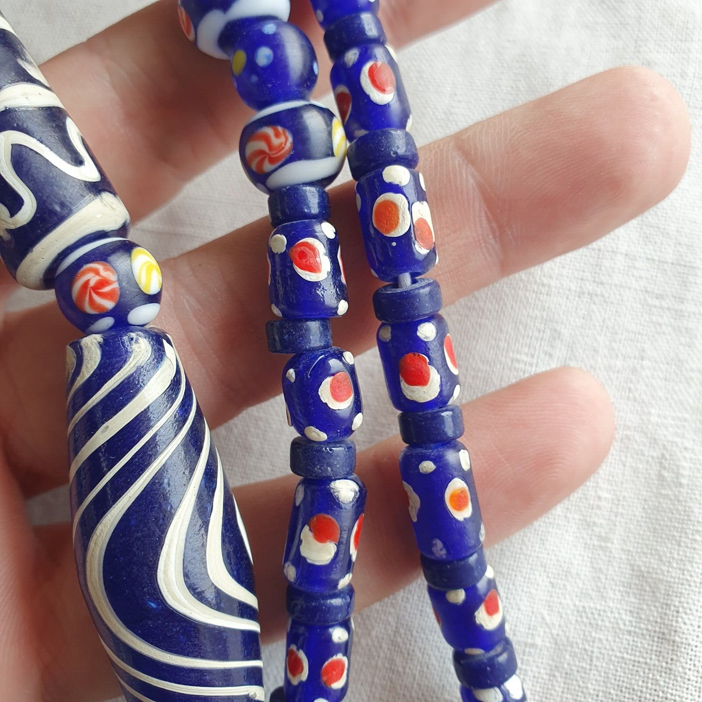 復古美麗羽毛花式東陵鈷藍色玻璃珠串