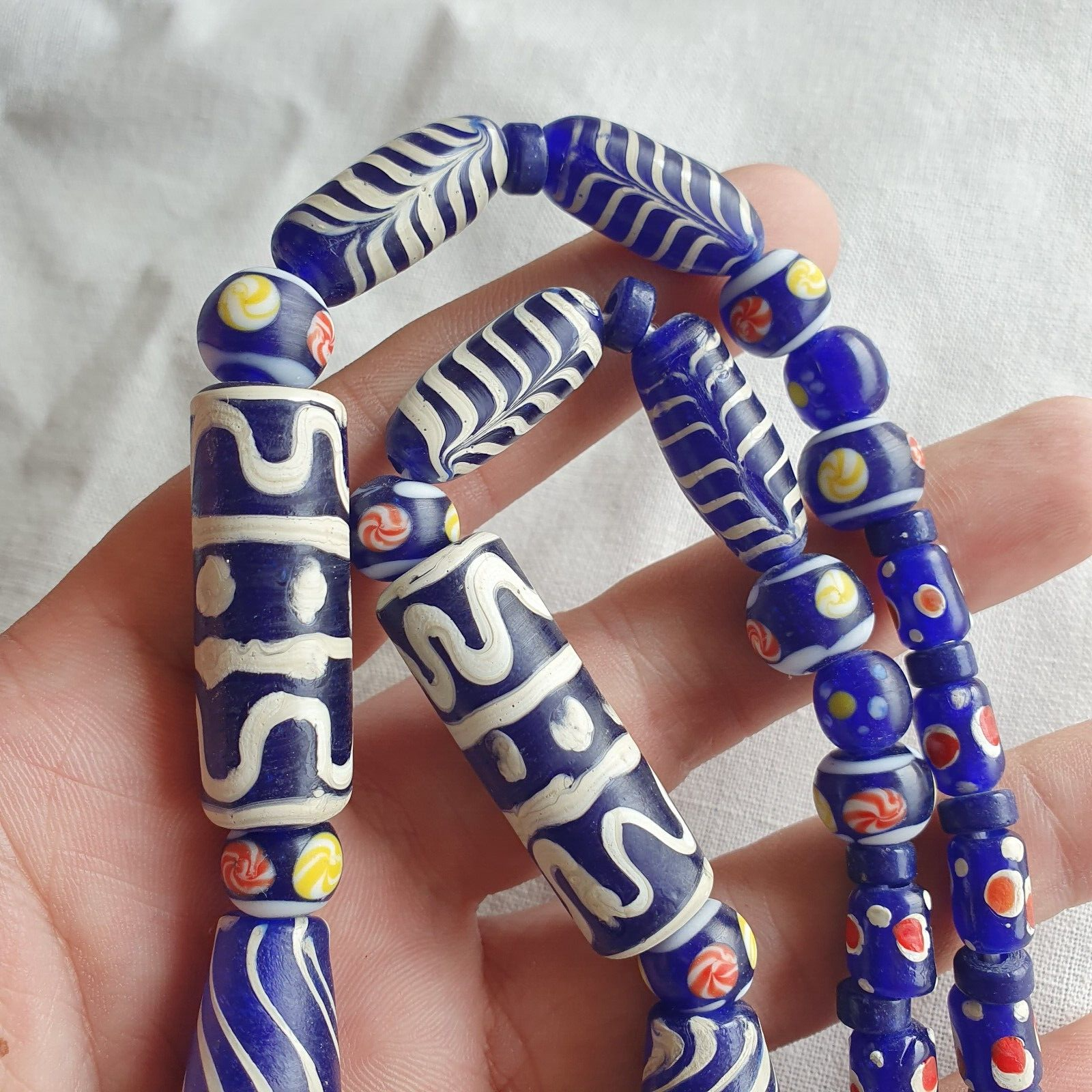 VINTAGE BEAUTIFUL Feather Fancy Aventurine Cobalt blue GLASS BEADS Strand