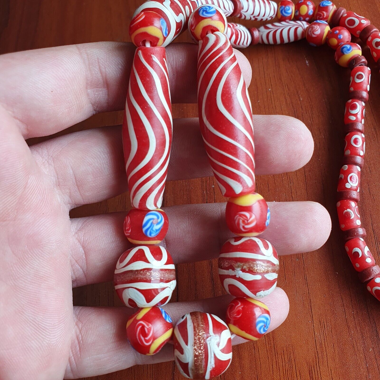 VINTAGE BEAUTIFUL Feather Fancy Aventurine Red GLASS BEADS Strand