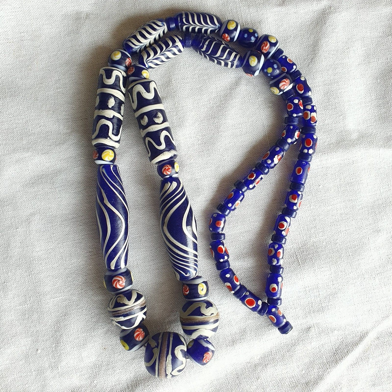 VINTAGE BEAUTIFUL Feather Fancy Aventurine Cobalt blue GLASS BEADS Strand