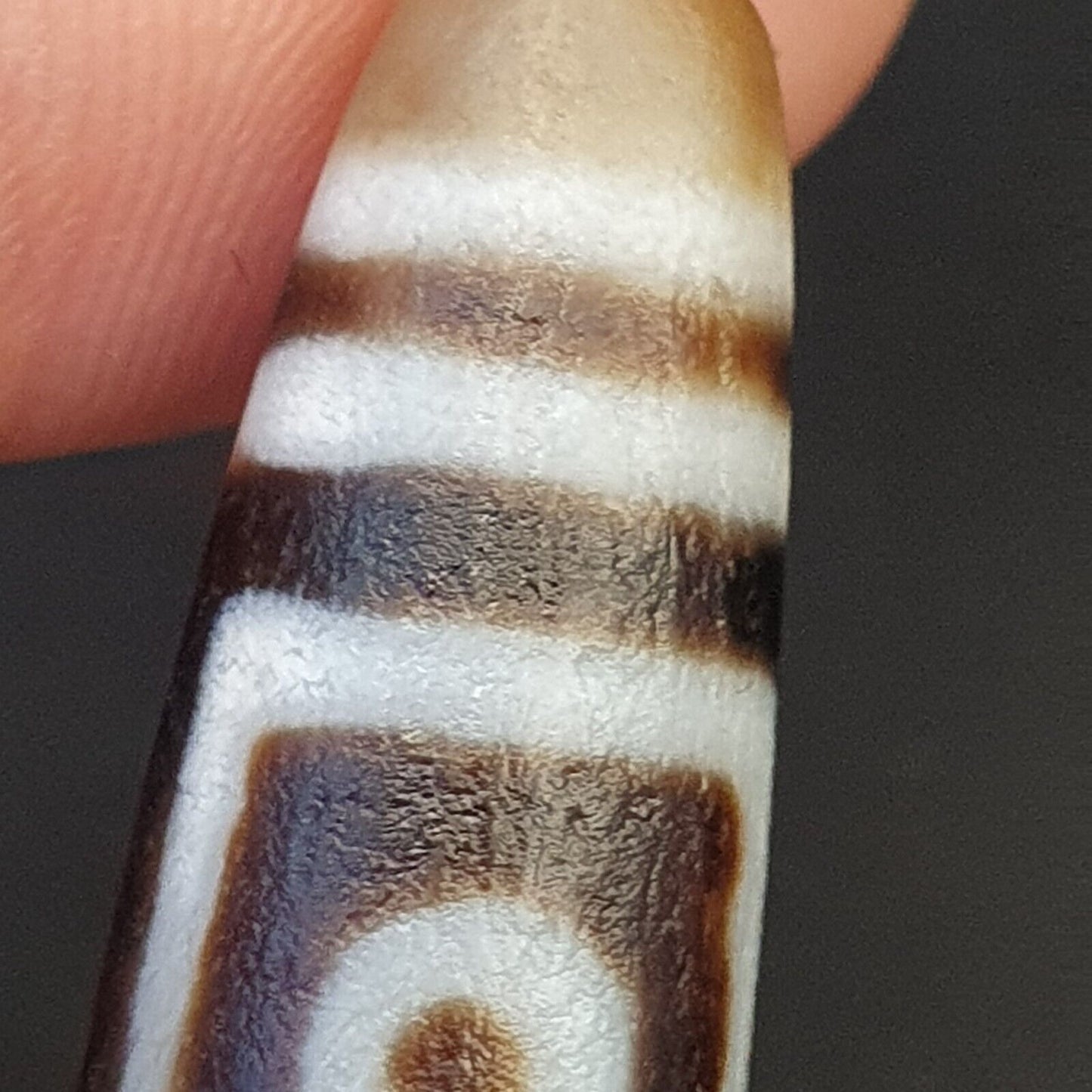 Tibetischer chinesischer Achat mit seltenen Mustern, 4-Augen-Dzi-Amulettperle