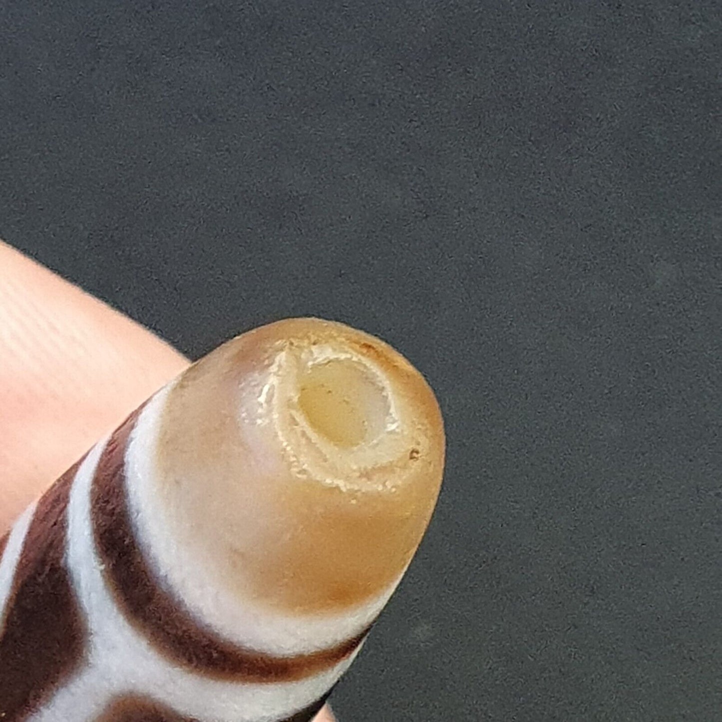 Tibetischer chinesischer Achat mit seltenen Mustern, 4-Augen-Dzi-Amulettperle