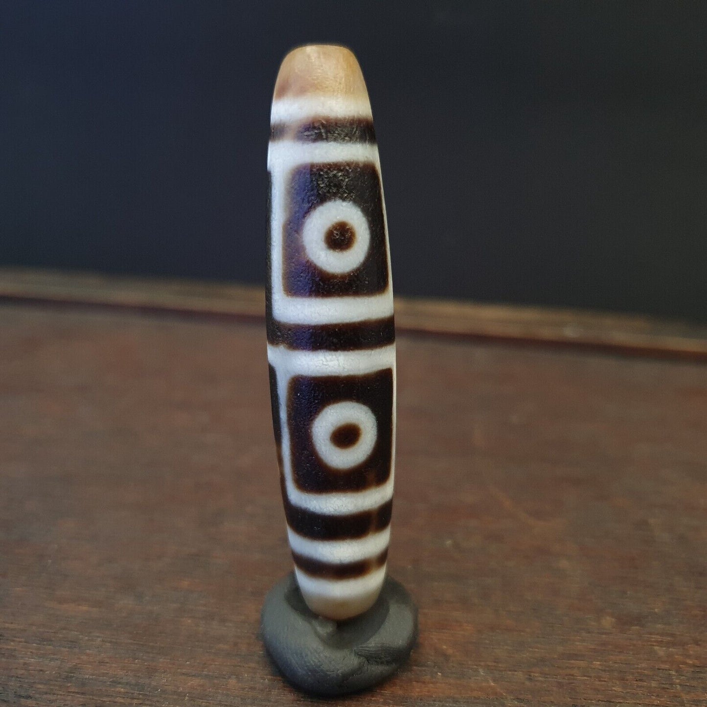 Tibetischer chinesischer Achat mit seltenen Mustern, 4-Augen-Dzi-Amulettperle