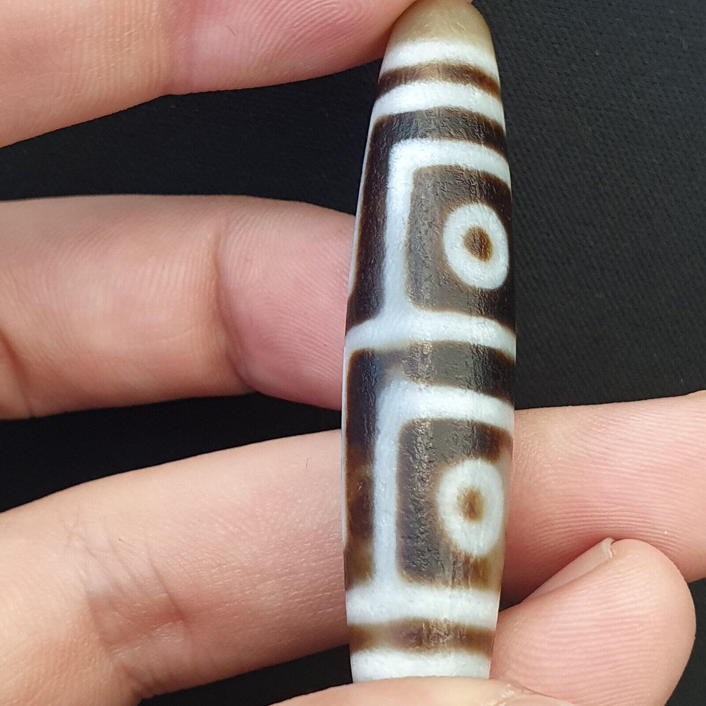 Tibetischer chinesischer Achat mit seltenen Mustern, 4-Augen-Dzi-Amulettperle