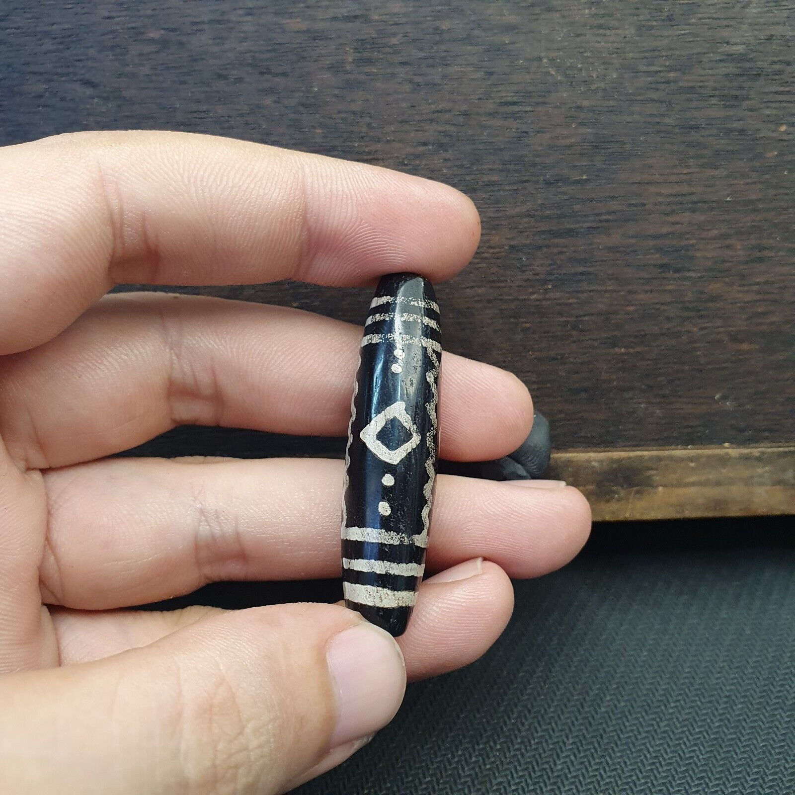 HIMALAYAN Indo Tibetan Central Asian Etched Agate beads Decorated bead BD ET 17