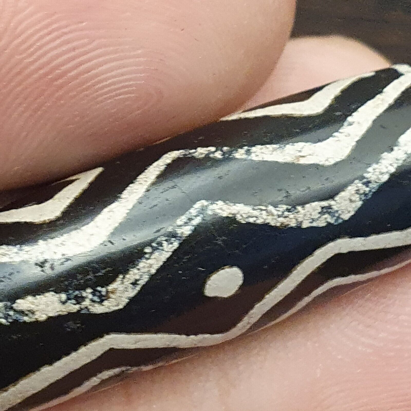 BD ET 27 HIMALAYAN Indo Tibetan Central Asian Etched Agate beads Decorated bead