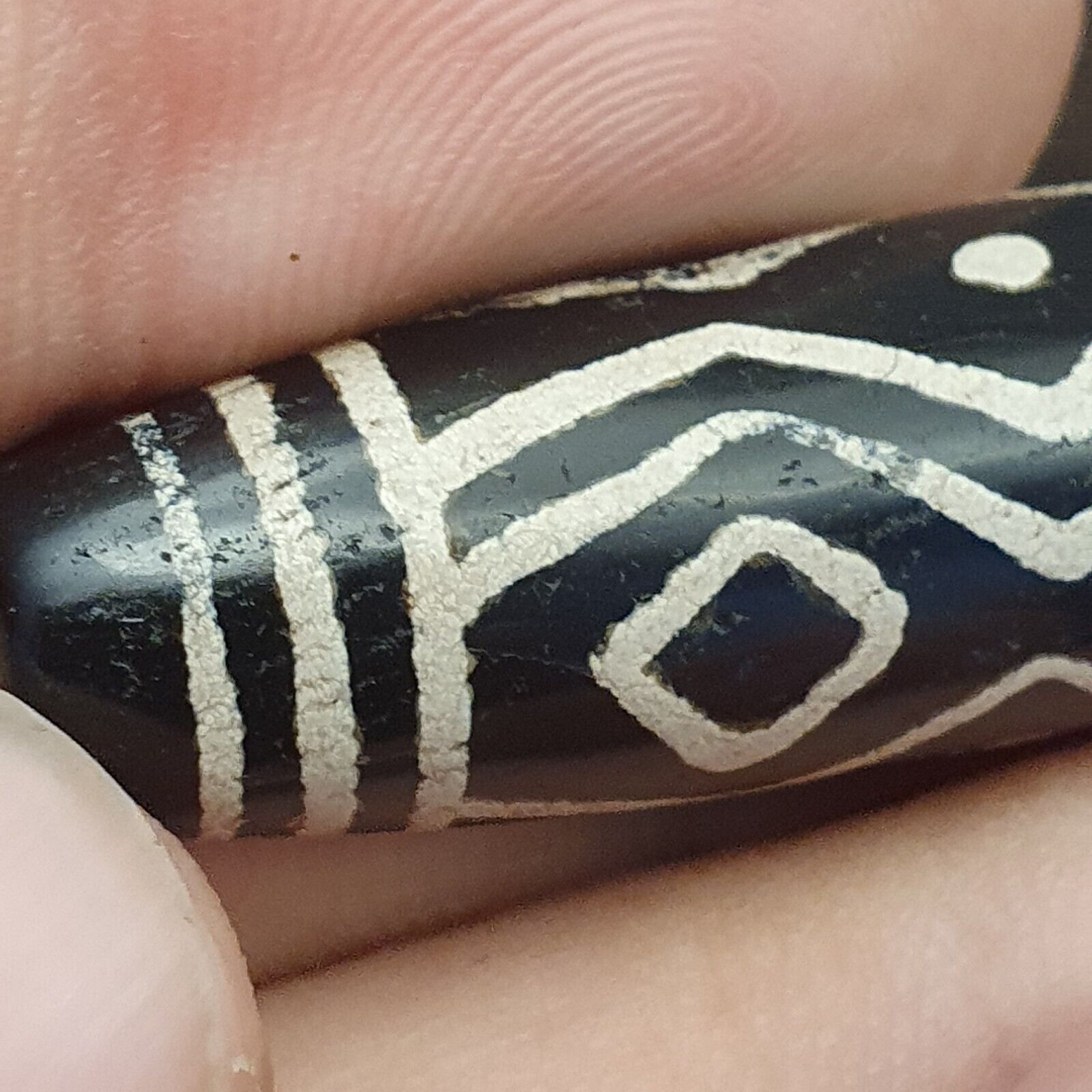 BD ET 27 HIMALAYAN Indo Tibetan Central Asian Etched Agate beads Decorated bead