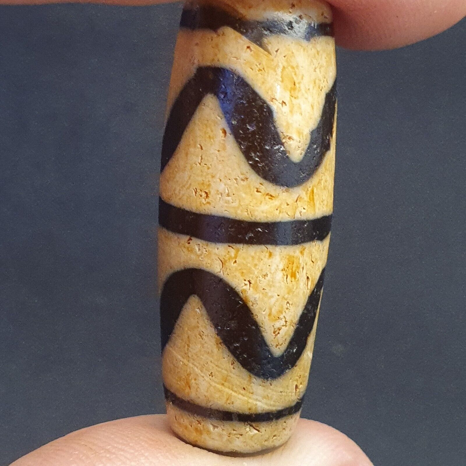 BD #112 HIMALAYAN Indo Tibetan Central Asian Etched Agate beads Antique bead