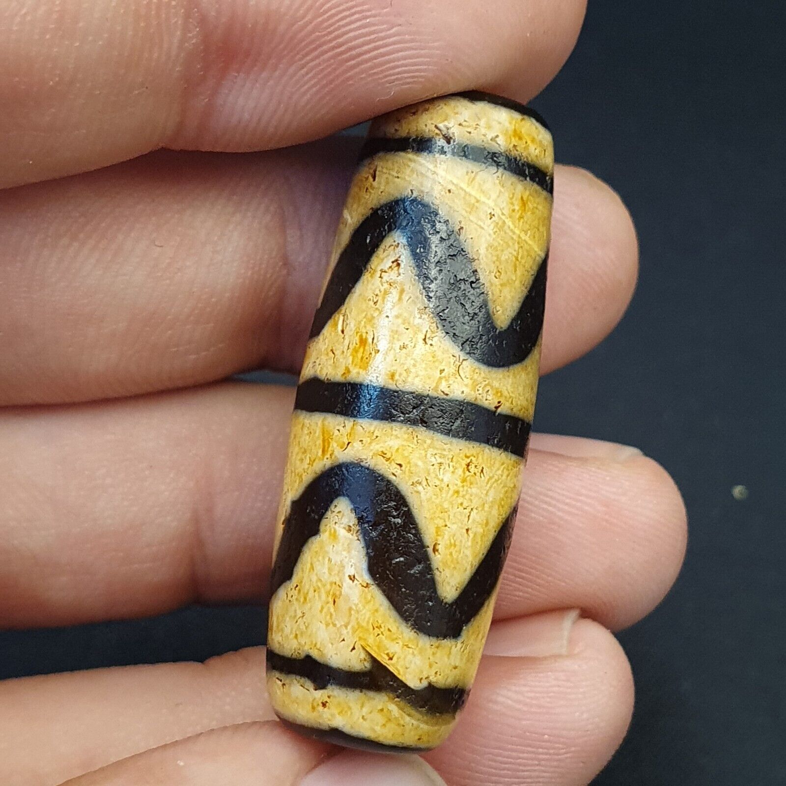 BD #112 HIMALAYAN Indo Tibetan Central Asian Etched Agate beads Antique bead