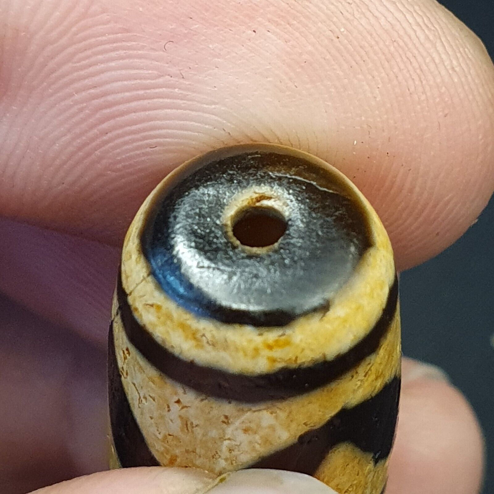 BD #112 HIMALAYAN Indo Tibetan Central Asian Etched Agate beads Antique bead