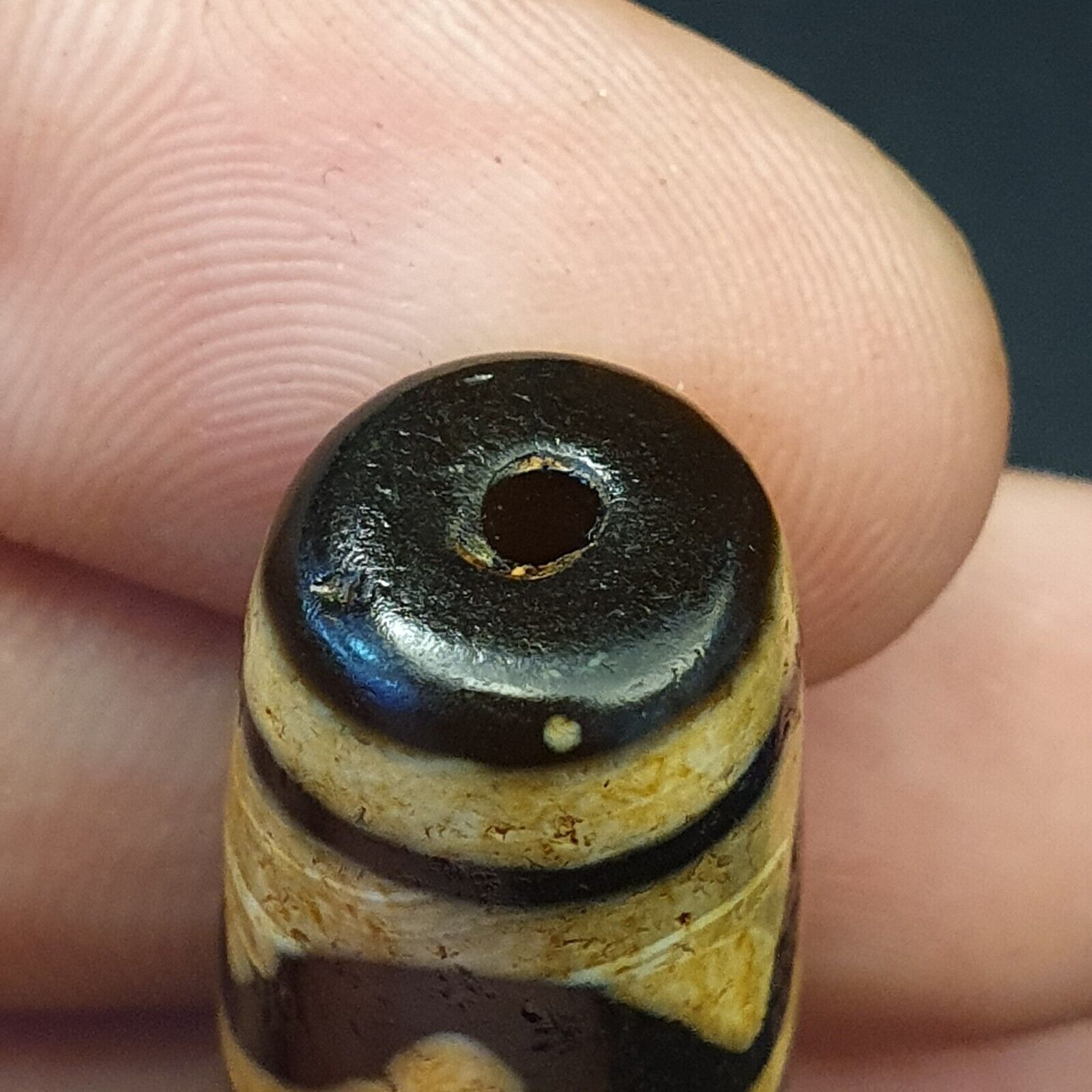 BD #112 HIMALAYAN Indo Tibetan Central Asian Etched Agate beads Antique bead