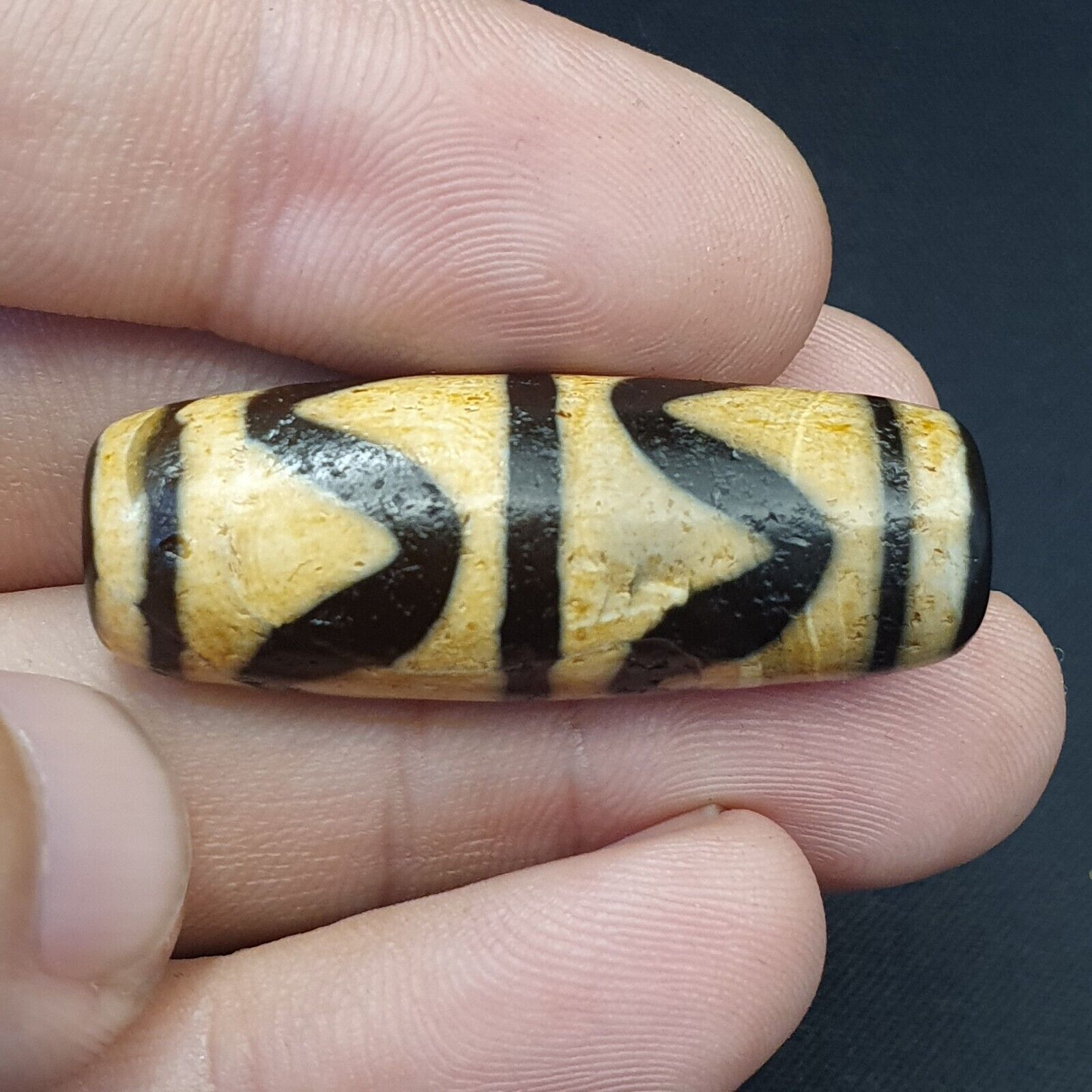 BD #112 HIMALAYAN Indo Tibetan Central Asian Etched Agate beads Antique bead