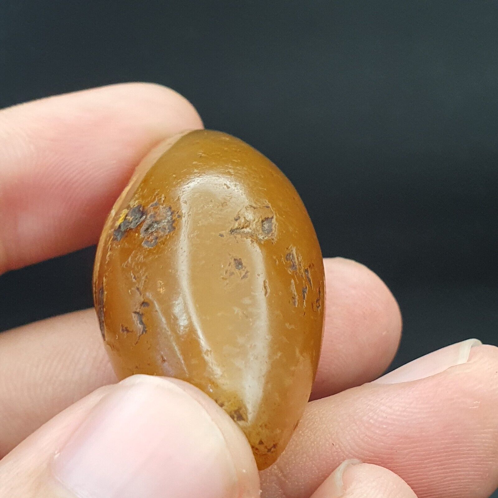 SL05 Wonderfully old Antique Himalayan Indo Tibetan Eye Suleimany Bead