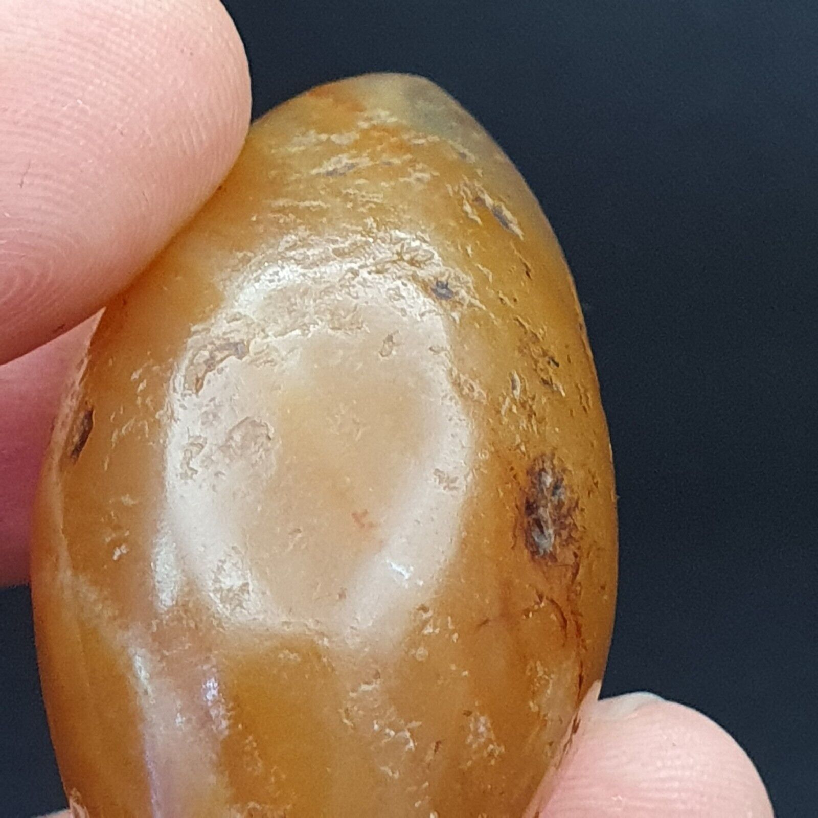 SL05 Wonderfully old Antique Himalayan Indo Tibetan Eye Suleimany Bead