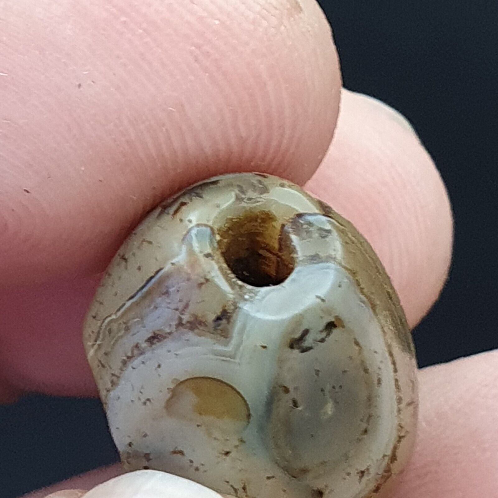 SL014 ancient old Antique Himalayan Indo Tibetan Eye Suleimany Bead
