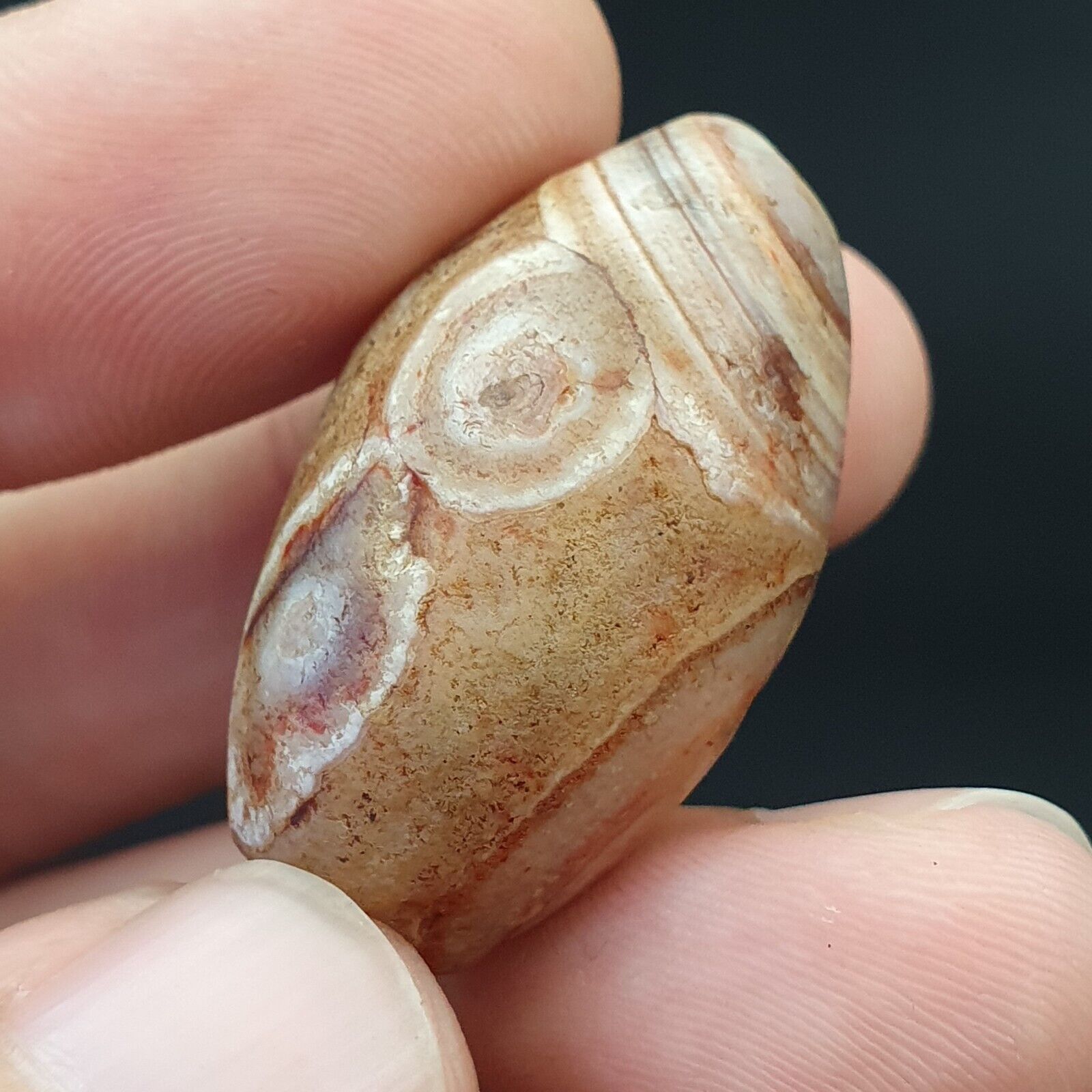 SL04 Wonderfully old Antique Himalayan Indo Tibetan Eye Suleimany Bead