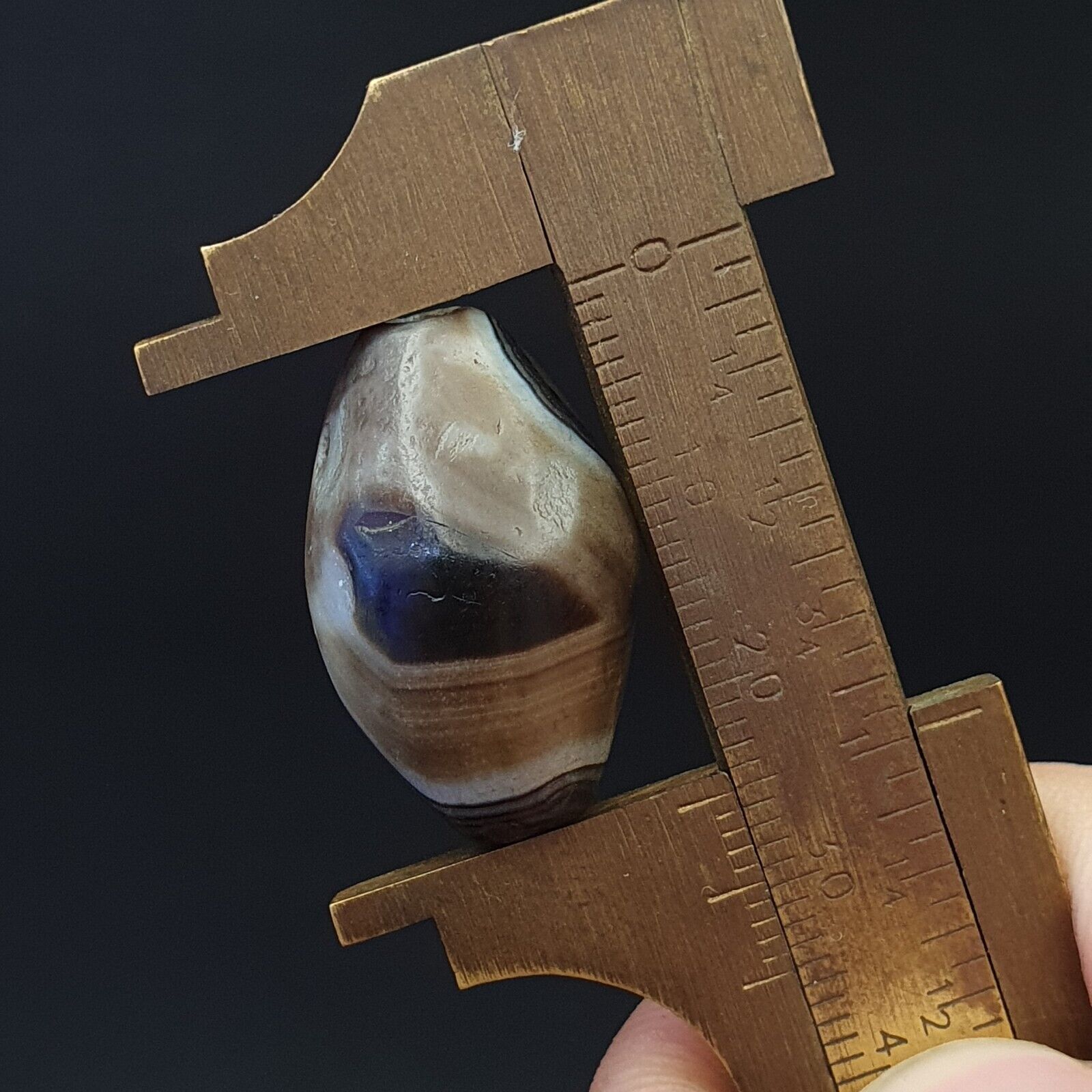 Wonderfully old Antique Himalayan Indo Tibetan Eye Suleimany Bead SL01
