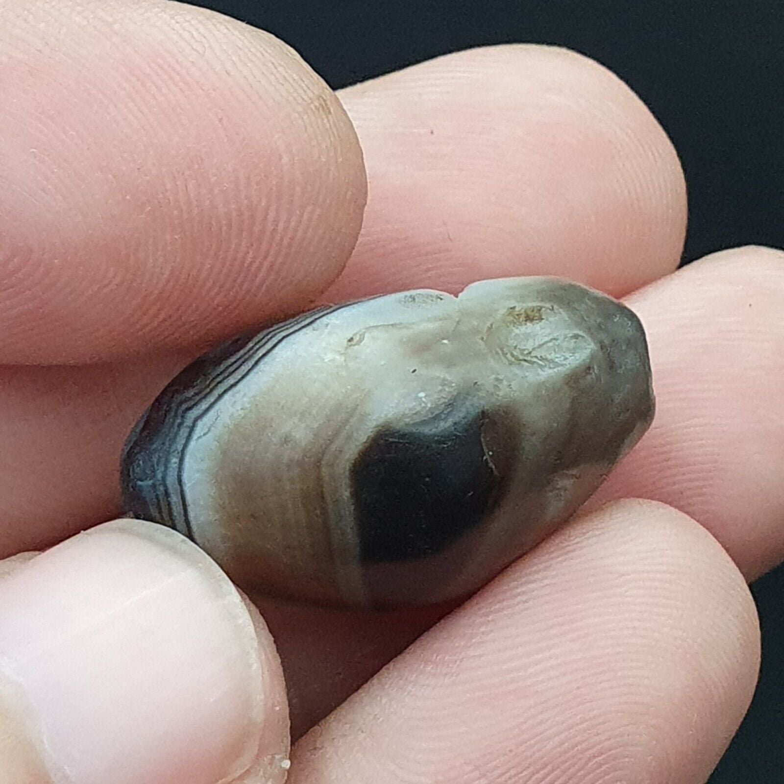 Wonderfully old Antique Himalayan Indo Tibetan Eye Suleimany Bead SL01