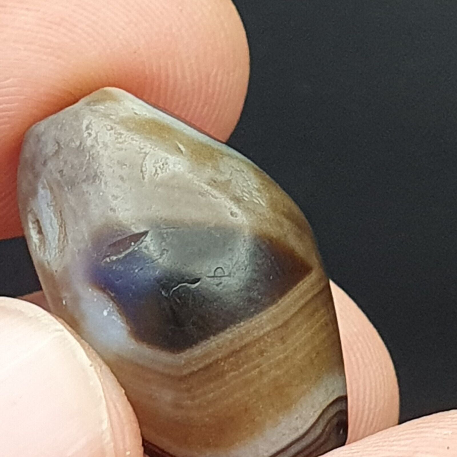 Wonderfully old Antique Himalayan Indo Tibetan Eye Suleimany Bead SL01
