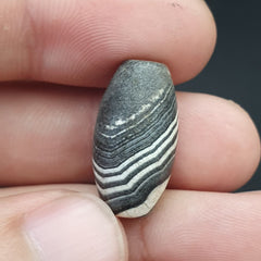 Antique Ancient Old Himalayan Soleimani Agate Bead Black and White  SL021