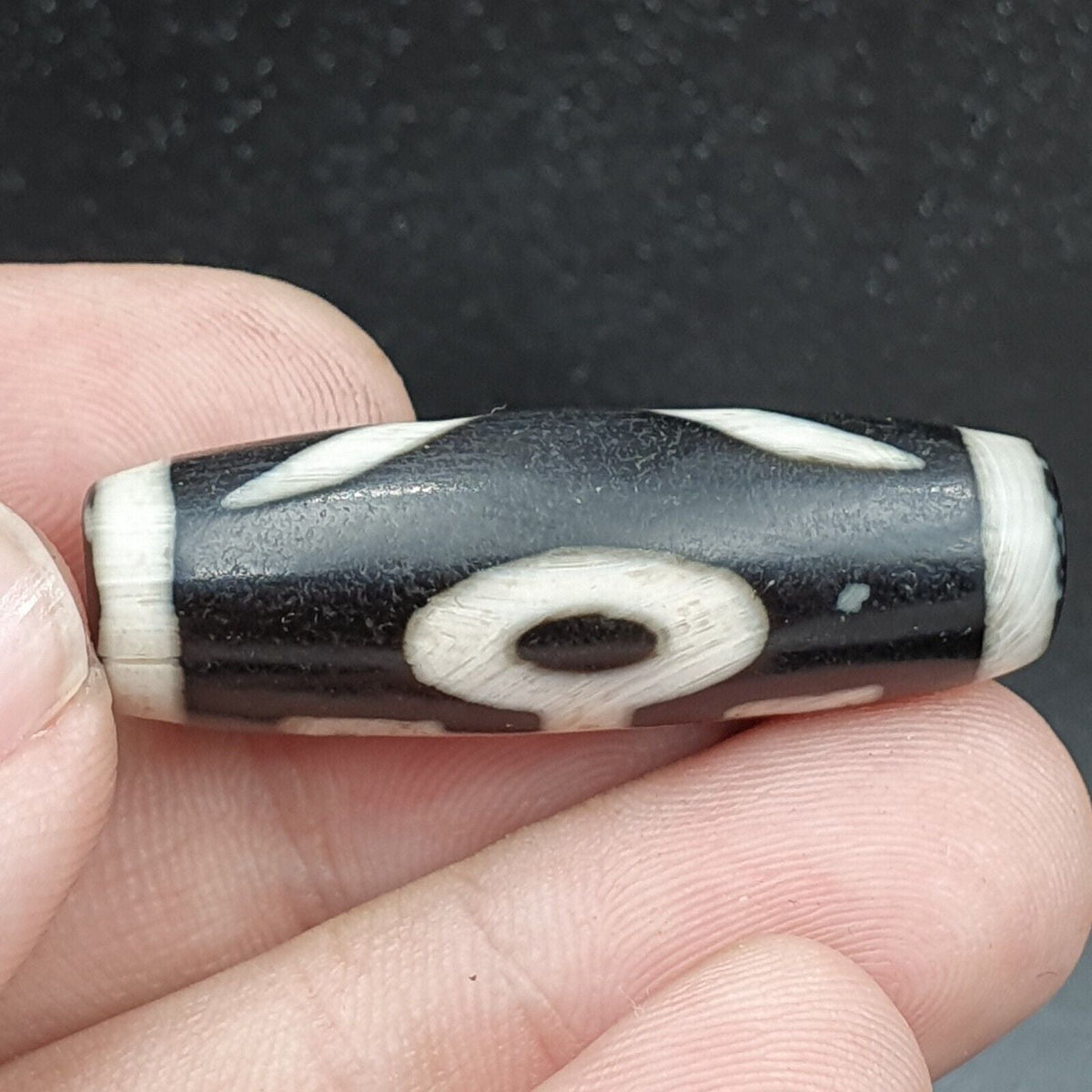 BD #119 HIMALAYAN Indo Tibetan Central Asian Etched Agate beads Antique bead