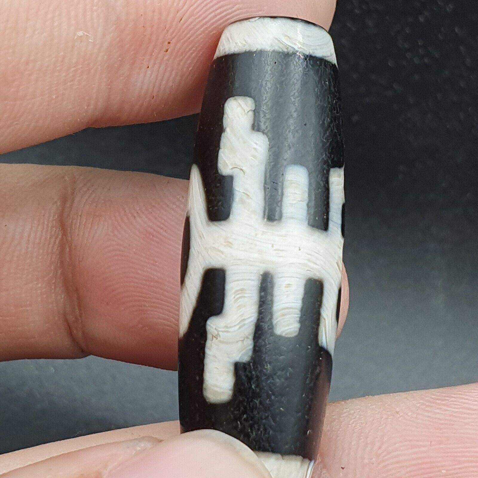 BD #119 HIMALAYAN Indo Tibetan Central Asian Etched Agate beads Antique bead