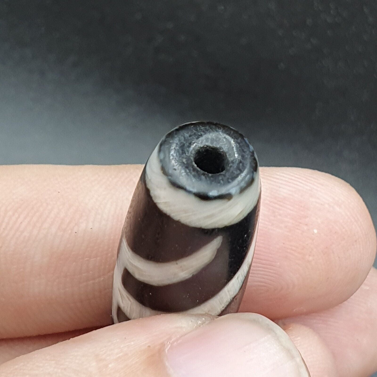 BD #119 HIMALAYAN Indo Tibetan Central Asian Etched Agate beads Antique bead