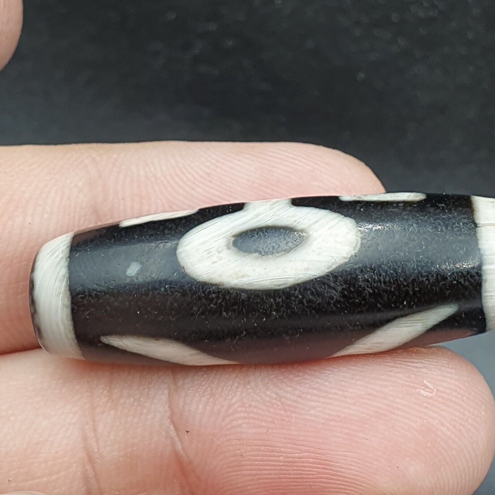 BD #119 HIMALAYAN Indo Tibetan Central Asian Etched Agate beads Antique bead