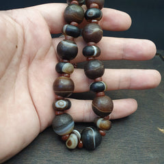 Old Himalayan Tibetan Natural Eyes Suleimani agate Beads Necklace