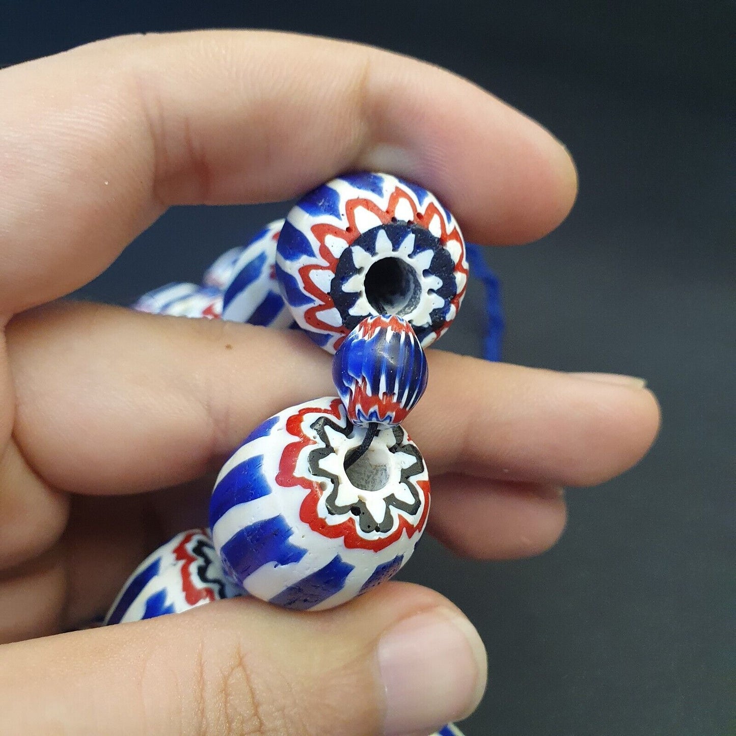 古董威尼斯風格非洲藍色玻璃 6 層 V 形珠項鍊