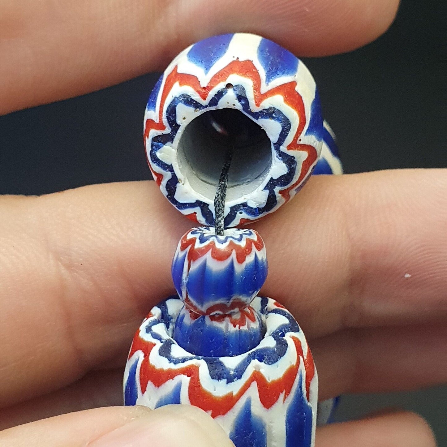 古董威尼斯風格非洲藍色玻璃 6 層 V 形珠項鍊