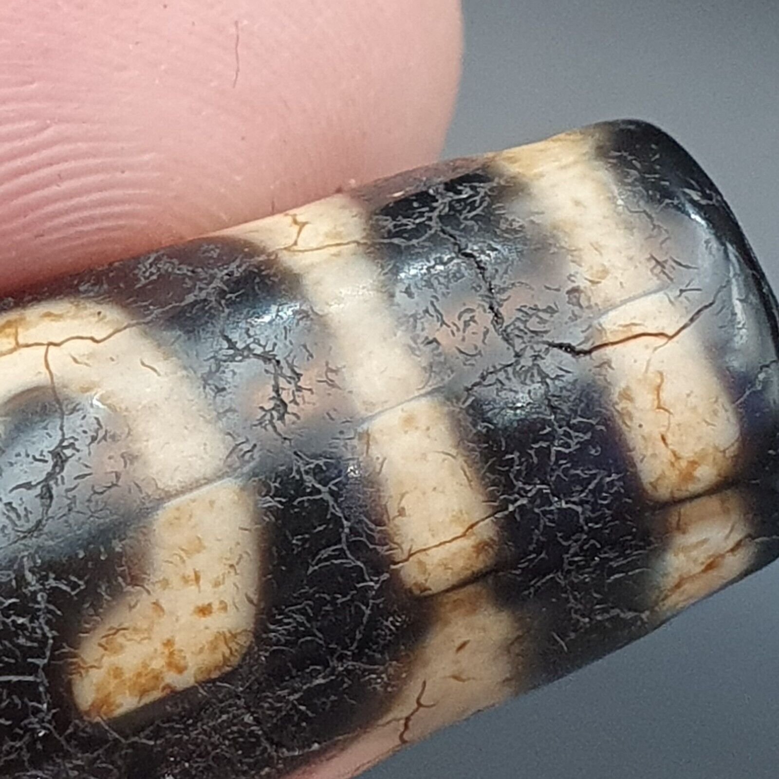 Himalayan Indo Tibetan Beautiful Agate Unique Pattern Dzi Amulet Bead BD1011