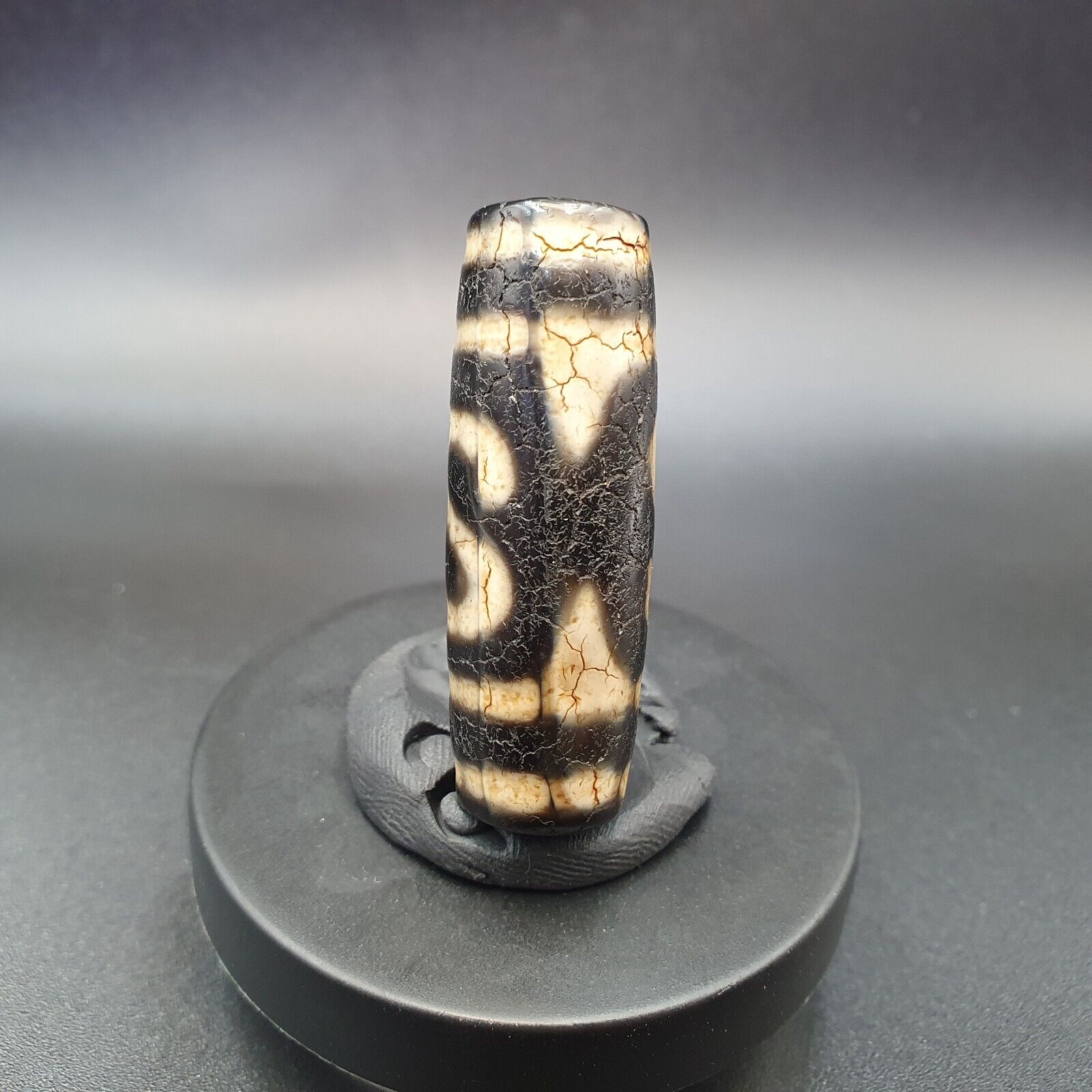 Himalayan Indo Tibetan Beautiful Agate Unique Pattern Dzi Amulet Bead BD1011