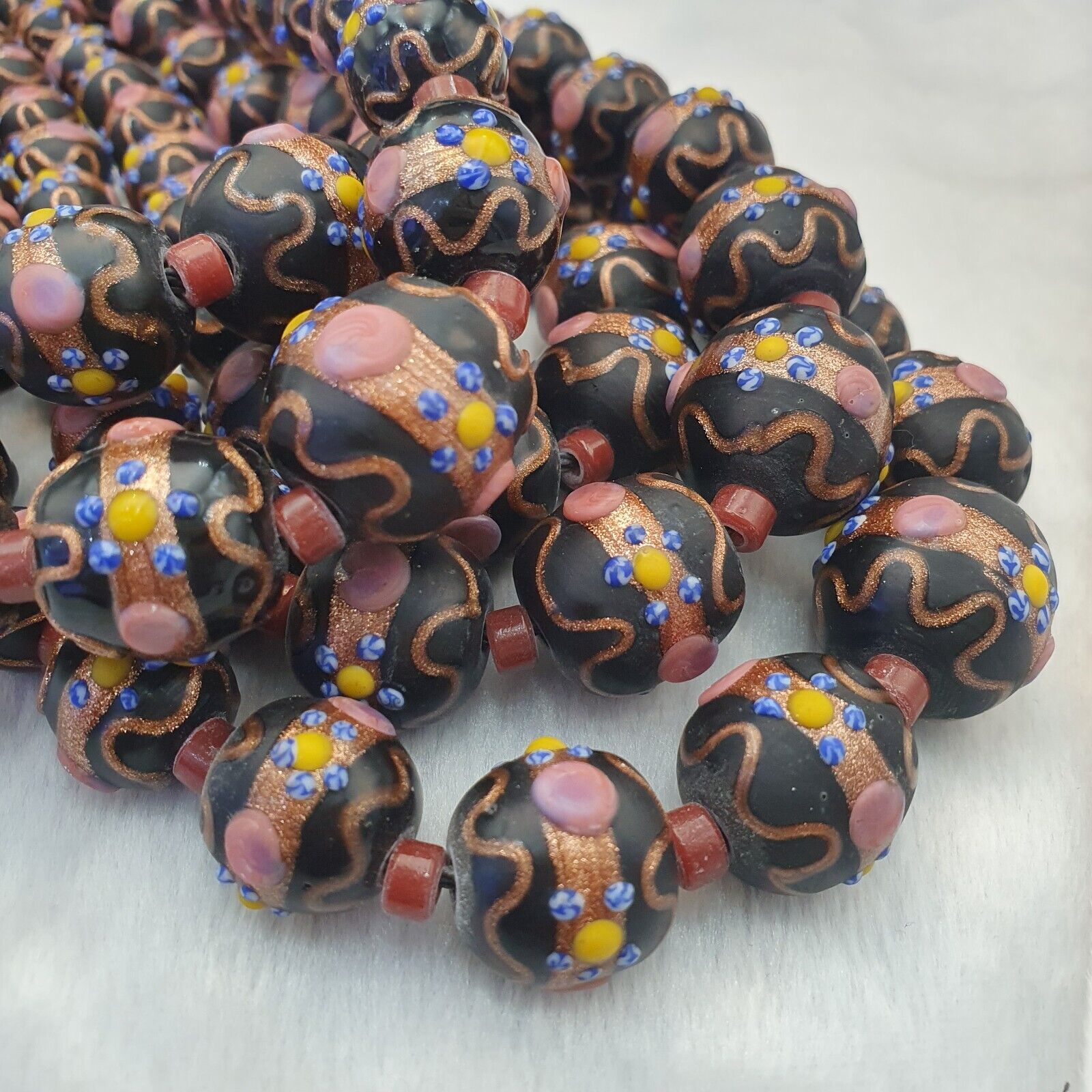 VINTAGE BEAUTIFUL MURANOI ART Fancy 13-18MM Aventurine GLASS BEADS Strand