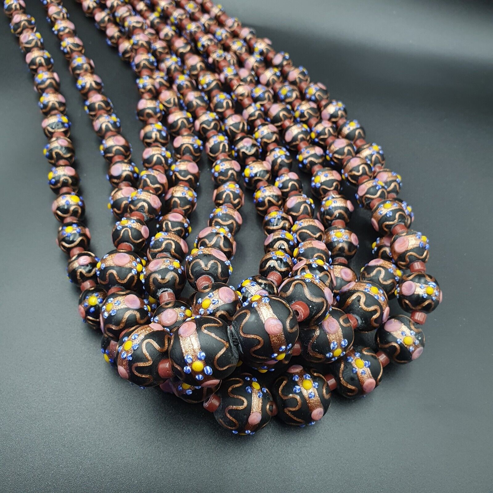 VINTAGE BEAUTIFUL MURANOI ART Fancy 13-18MM Aventurine GLASS BEADS Strand