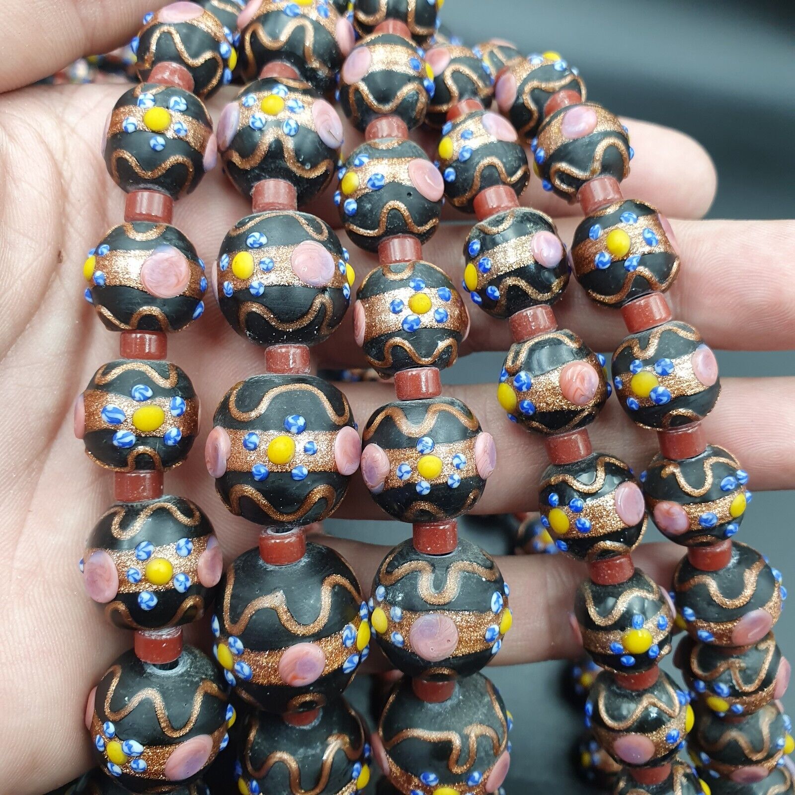 VINTAGE BEAUTIFUL MURANOI ART Fancy 13-18MM Aventurine GLASS BEADS Strand