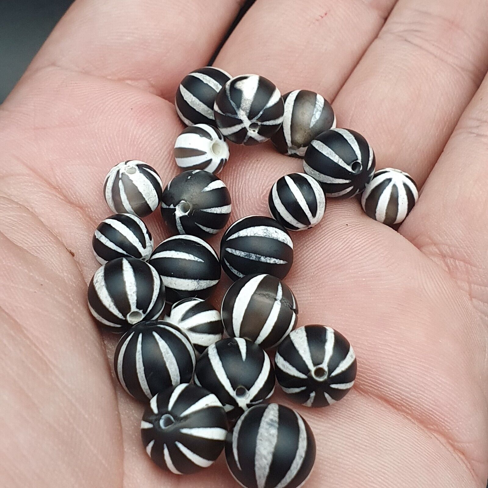 Lot 20 INDO Himalayan Tibetan Etched Agate Beads Decorated Agate Beads