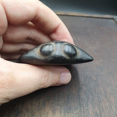 Antique Black Stone Jade Stone hand carved Amulet Pendant Bead Magnetic Stone
