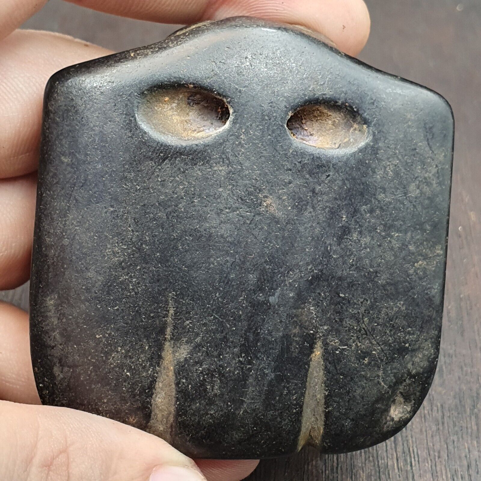 Antique Black Stone Jade Stone hand carved Amulet Pendant Bead Magnetic Stone