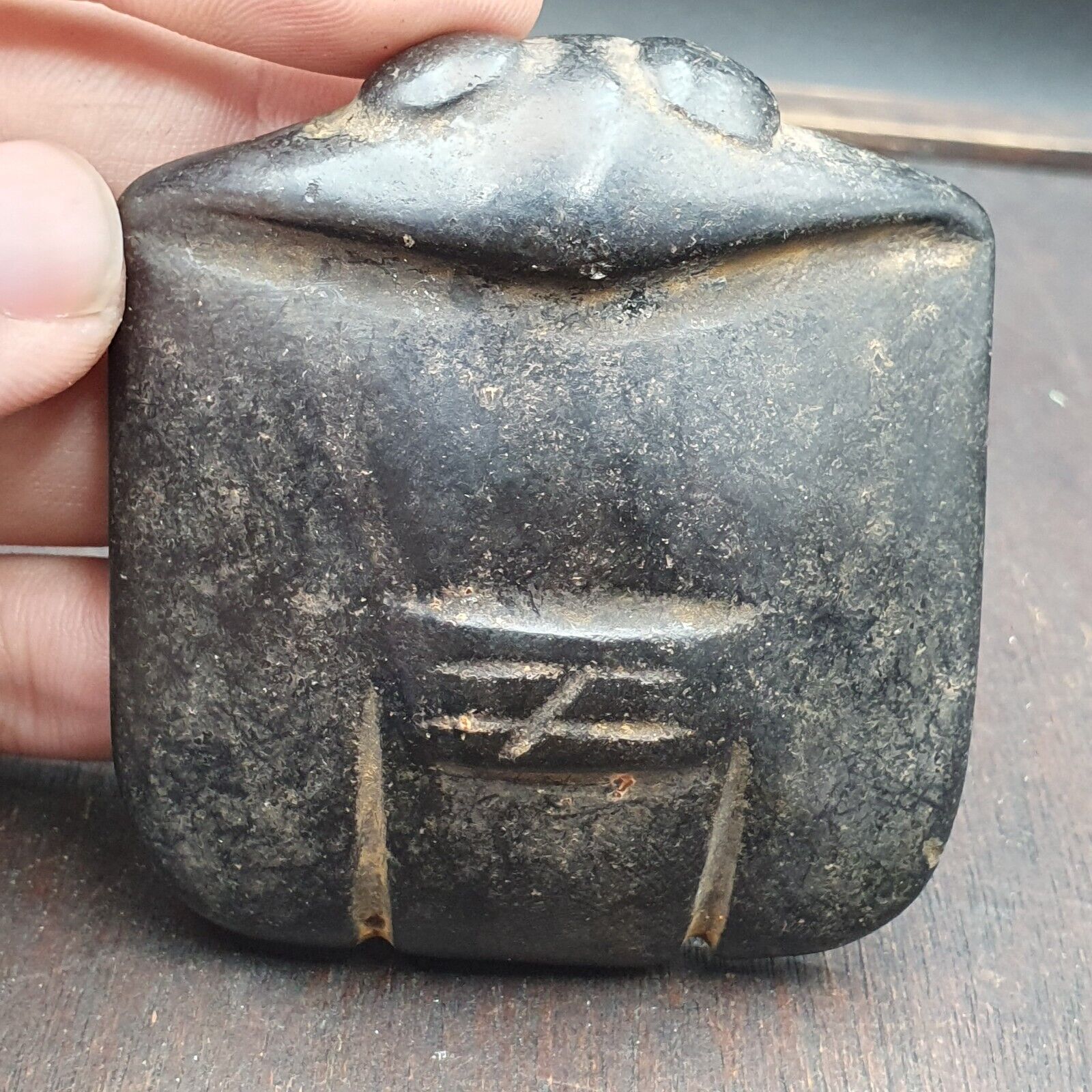 Antique Black Stone Jade Stone hand carved Amulet Pendant Bead Magnetic Stone