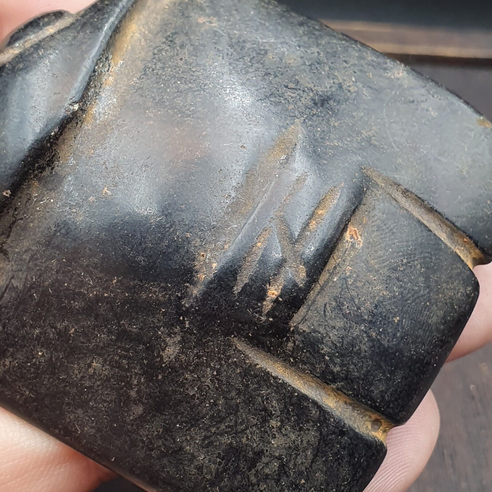 Antique Black Stone Jade Stone hand carved Amulet Pendant Bead Magnetic Stone