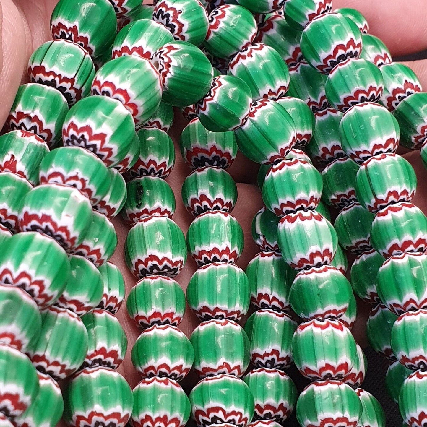 復古威尼斯非洲風格綠色玻璃 V 形 10 毫米長串珠