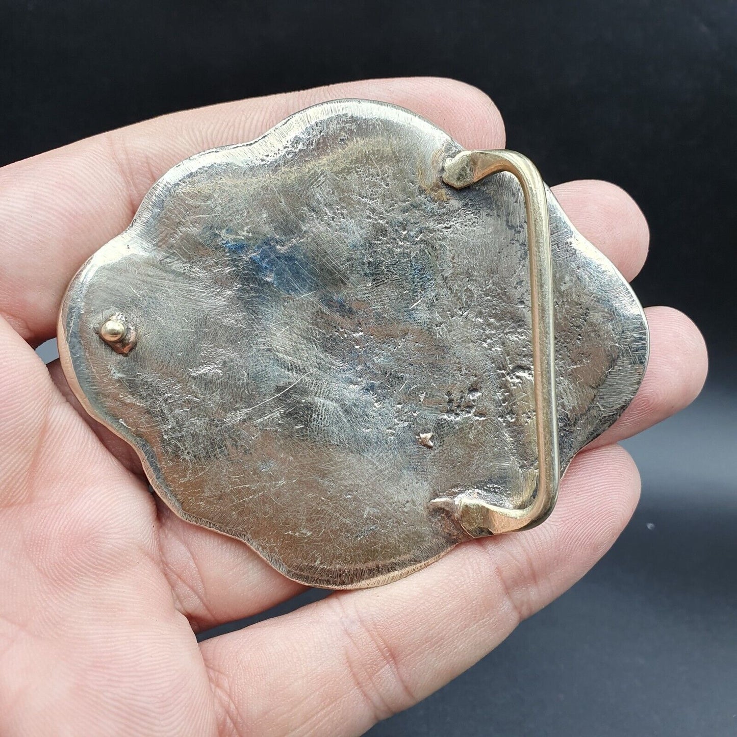 GROSSE VINTAGE-Gürtelschnalle für Herren, natürliches türkisfarbenes Metall, vergoldet, mit Drachengravur
